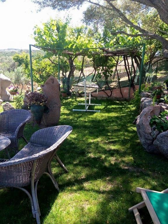 Bed And Breakfast Li Paduli Alvi Cannigione Exterior foto